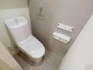 温水洗浄便座機能付きトイレ